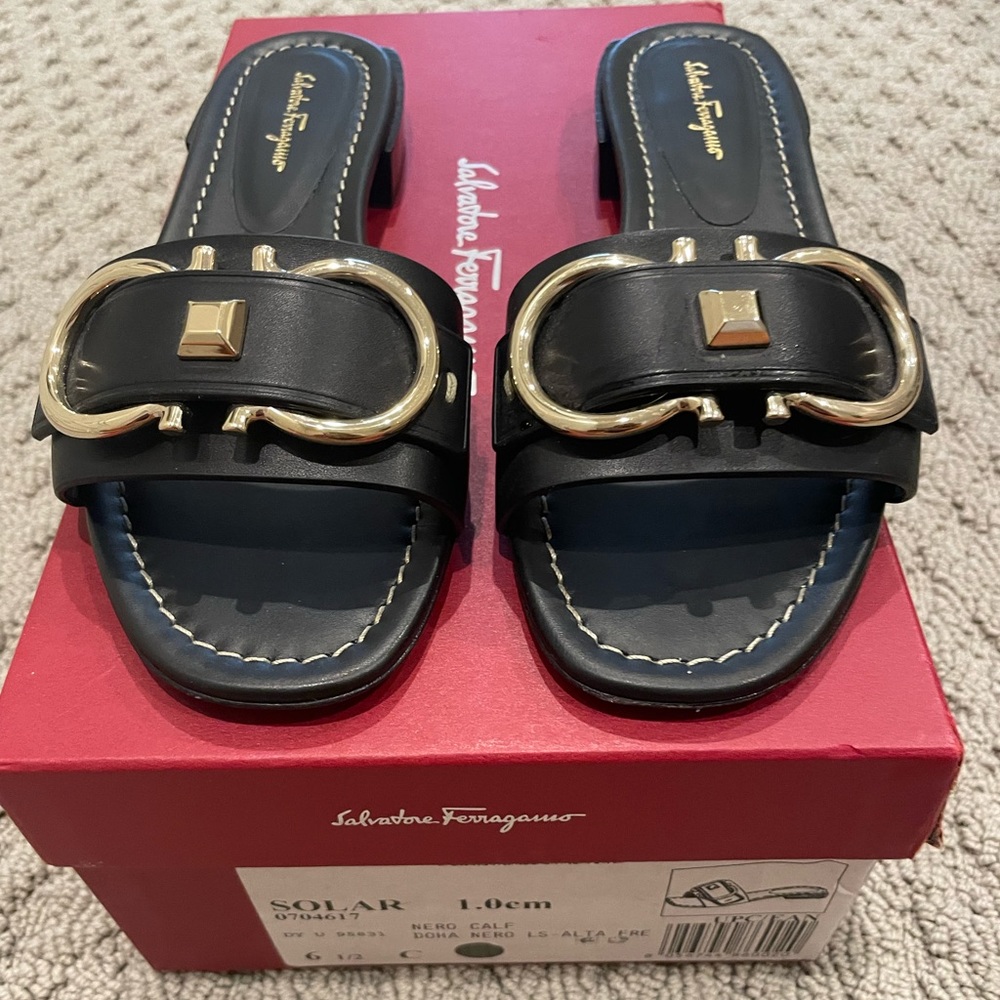 SALVATORE FERRAGAMO
Solar Logo Gancini Slide Sandals